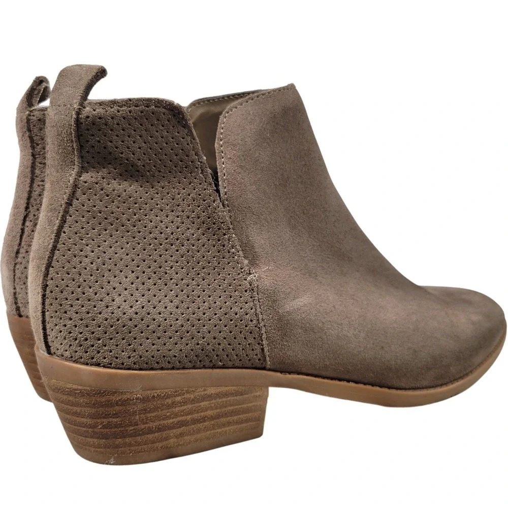 Steve Madden Suede Ankle Booties Taupe‎ V Cut Out Perforated Heel Shoes 9 NEW